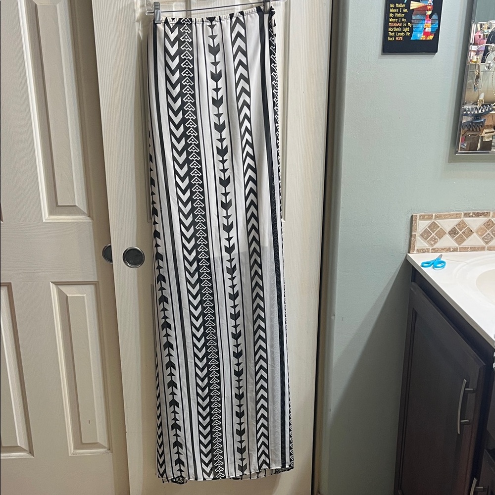 Black and White Patterned Women's Skirt